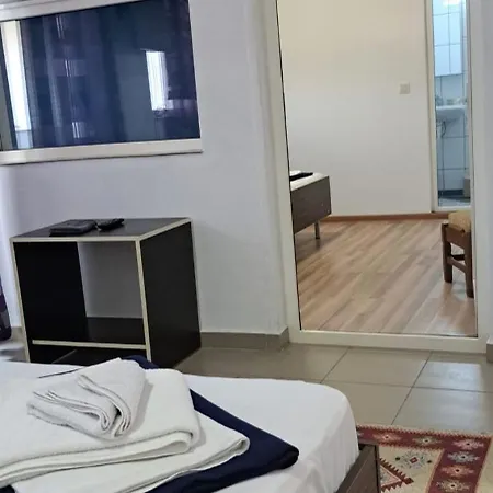 Casa de hóspedes Ana Trident 2*